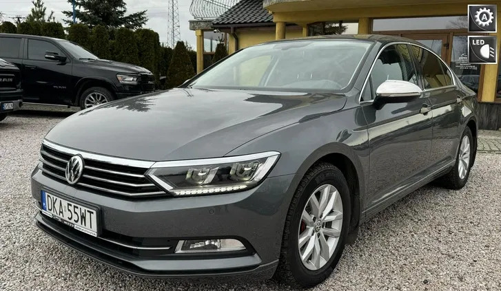 volkswagen Volkswagen Passat cena 45900 przebieg: 300000, rok produkcji 2015 z Góra